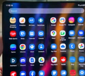 三星GalaxyZFold4智能手机获得12月安全更新