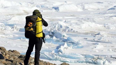 科学家绘制南极洲冰原下的热量图