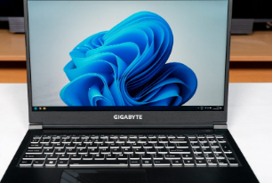 技嘉G5 KE游戏笔记本电脑评测