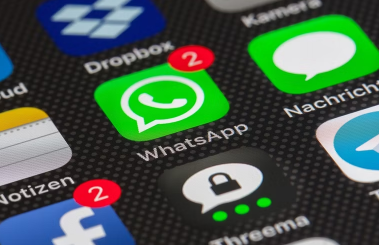 WhatsApp可让您同时登录最多四台设备即使您的手机没电了