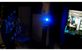 面对虚拟观众在新的夏威夷大学马诺阿分校虚拟现实实验室磨练演讲技巧
