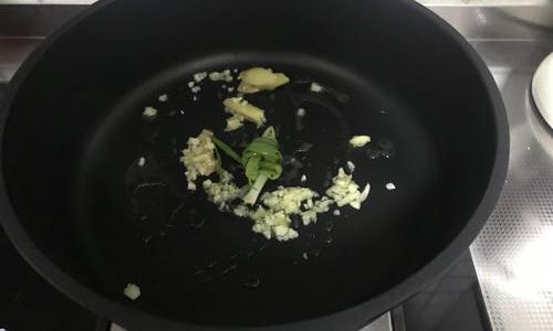 怎么做好吃，炒小龙虾虾尾的家常做法？ 龙虾尾怎么炒才好吃又简单