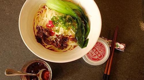 重庆小面配方及详细做法制作技术详解 重庆小面油辣子的做法及配方