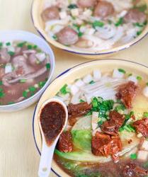 广东比较有特色的东西(美食或者其它都行)有哪些？ 广东最著名的特色美食