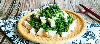 香椿苗拌豆腐怎么做？ 香椿拌豆腐的做法