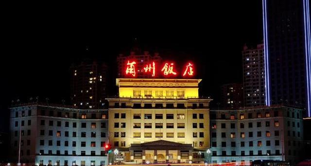 买了微单一定要换镜头吗？ 微单时代还有必要买单反吗