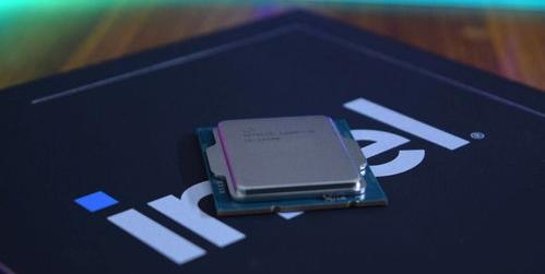 英特尔i5 2300＋华硕b75主板＋蓝宝石HD7850，可以运行英雄联盟吗？ i5 2300能玩什么游戏