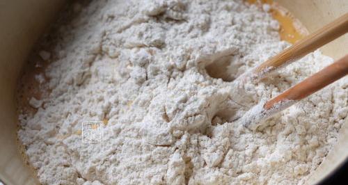 为什么蒸馒头不用高筋粉？ 为啥高筋面粉不适合做馒头