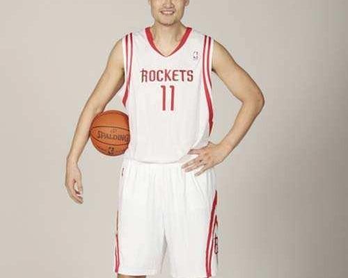 中国最有名的篮球运动员是谁啊？ nba中国人有谁