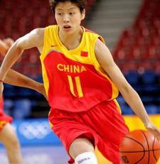 姚明的老婆叶莉身高多少啊？ 姚明妻子叶莉身高图