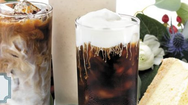 对PJ'sCoffee的南方婚礼蛋糕饮料说我愿意