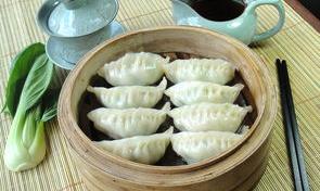 包饺子的做法步骤50词？ 怎么样包饺子