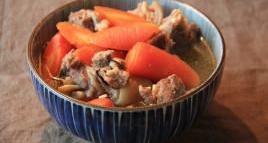胡萝卜炖羊肉怎样炖好吃？ 萝卜炖羊肉怎么炖好吃又烂