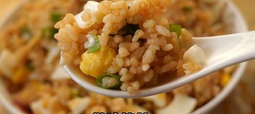 饭比较稀怎么做蛋炒饭？ 蛋炒饭怎么做