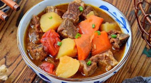 土豆牛肉怎么炖好吃又烂？ 牛肉土豆怎么炖好吃又烂