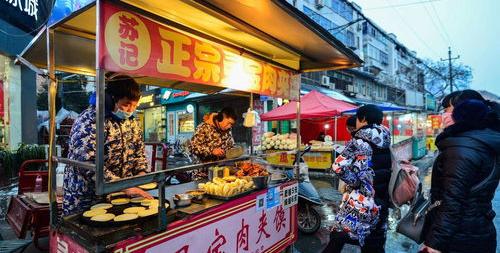 什么小吃一年四季都可以卖而且不用做？ 适合一年四季摆摊的小吃