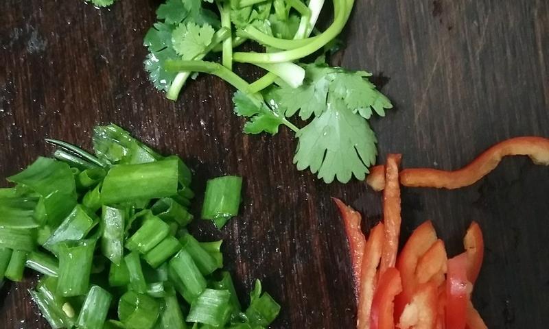 凉拌金针菇的家常做法？ 凉拌金针菇的做法大全家常