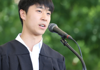 乔纳森李达特茅斯23向大学告别
