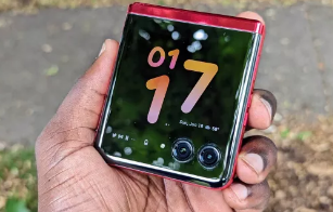 摩托罗拉Razr Plus在严酷测试中表现出色
