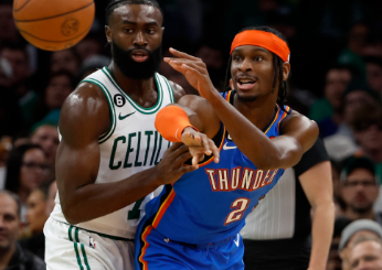 杰伦布朗签下NBA第一份3亿美元的合同