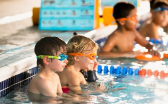 Every Child A Swimmer奖学金计划现已在北美200多个社区提供