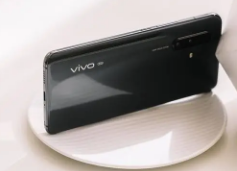 Vivo X100 Pro智能手机配备100mm潜望镜和64MP传感器