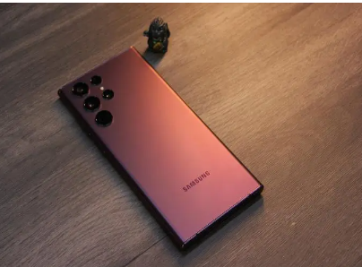 三星Galaxy S24 Ultra泄露的渲染图揭示了熟悉的设计缩小的屏幕边框等