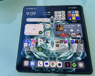 新款OnePlus Open凭借明亮轻便高性能的可折叠手机迈出了新的一步