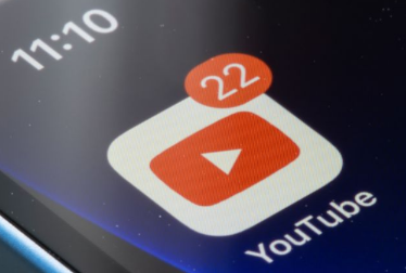 YouTube测试人工智能评论摘要和视频聊天机器人