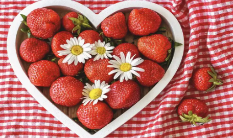 冬天和草莓这种红色浆果的5种健康益处