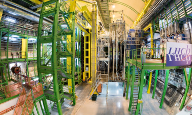 CERN物理学家观察到魅力美介子的新衰变模式