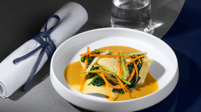 法航现提供由米其林星级法国厨师烹制的机上菜单