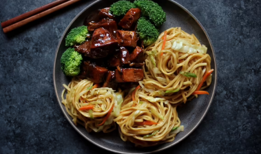 素食波旁菠萝蜜鸡配炒面