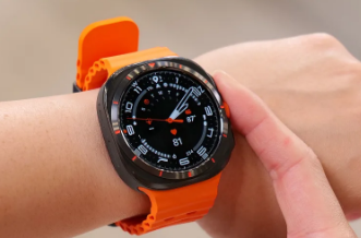三星Galaxy Watch Ultra上手体验与苹果差距不大
